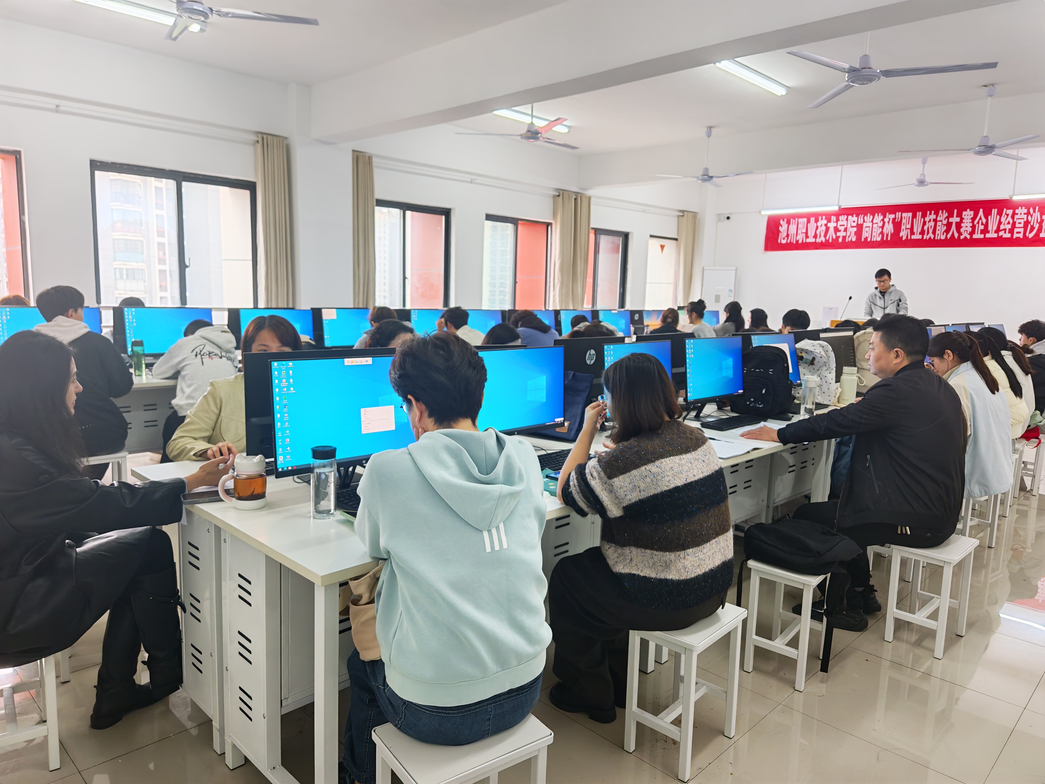 ϵչ2025-2026ѧһнѧʦμλ